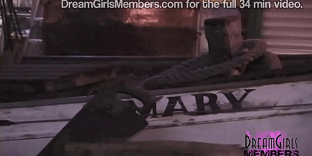 closeup,flashing,outdoor,public,pussy,reality