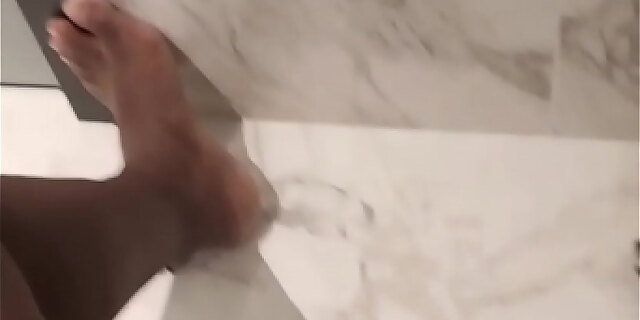 amateur,big cock,cumshot,ebony,solo