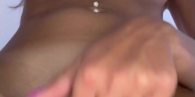 amateur,babes,big tits,cumshot,female orgasm,fetish,pissing,solo,squirt