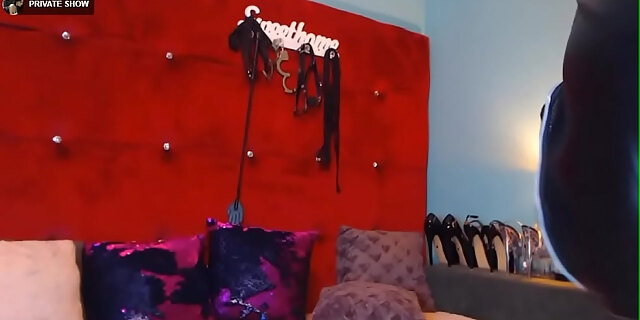 beautiful girl,blowjob,leather,webcam