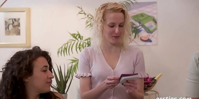 amateur,ass,babes,big natural tits,blonde,blowjob,boobs,brunette,feet,foursome,german,kissing,lesbian,party,redhead