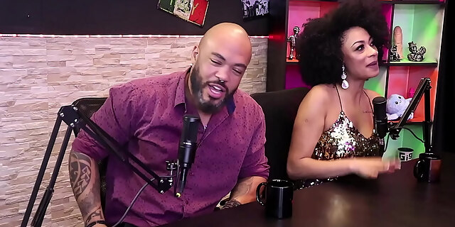 boobs,bra,gym,molten,sensual