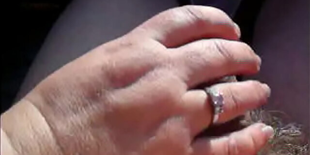 flashing,handjob,masturbation,public