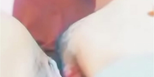 amateur,juicy,licking,pussy