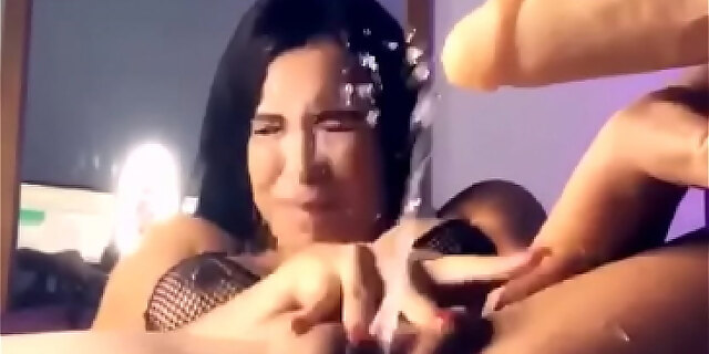 masturbation,pussy,solo,squirt,teen,webcam