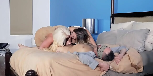 blonde,boobs,fingering,licking,masturbation,milf,mom,pussy,teen,threesome