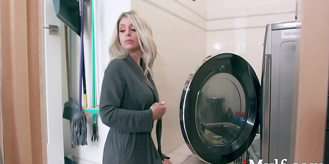 hardcore,moaning,slut,stepmom