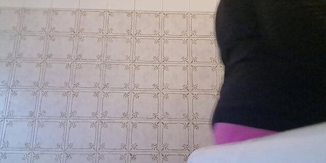 ass,babes,bathroom,curvy,dirty,fat,homemade,milf,real,solo